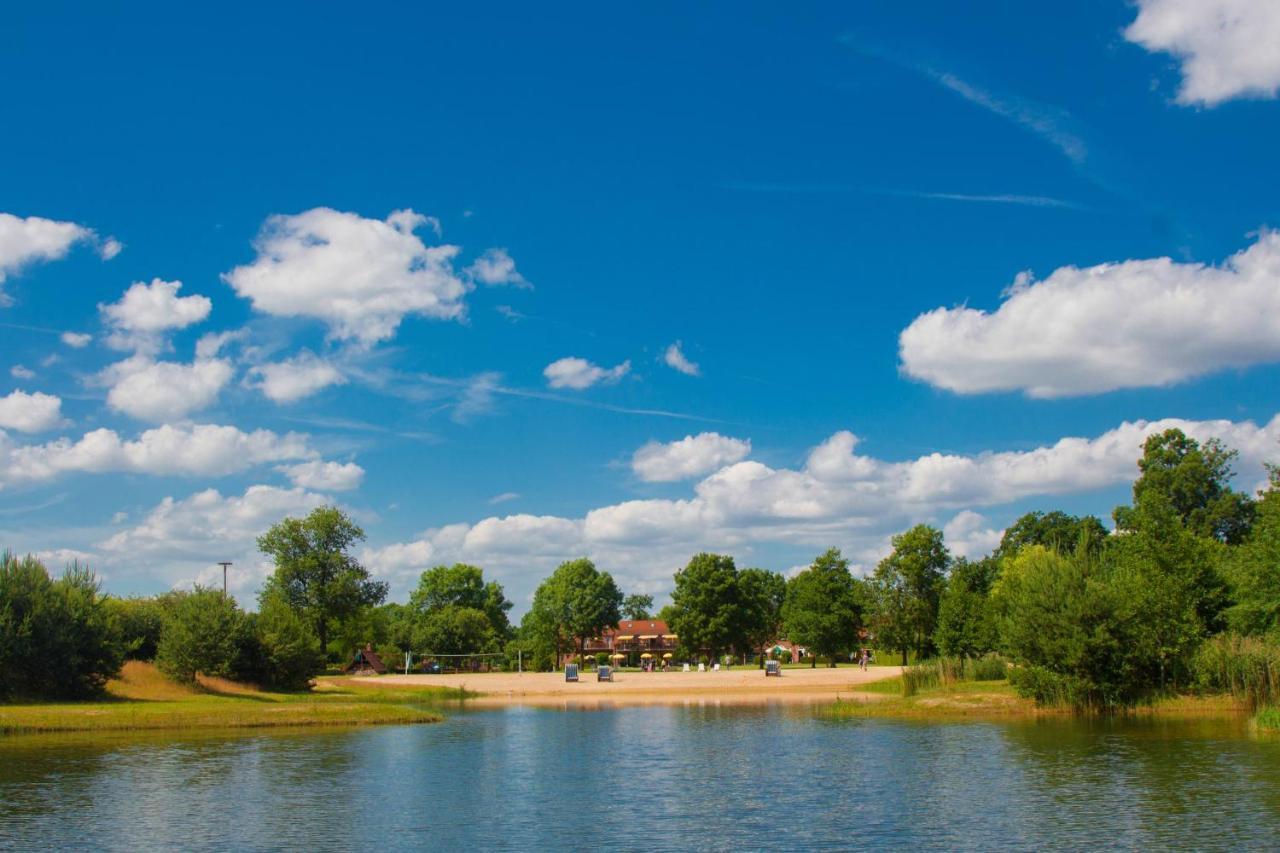 Отель Ferienpark Mecklenburg Ziegendorf Экстерьер фото